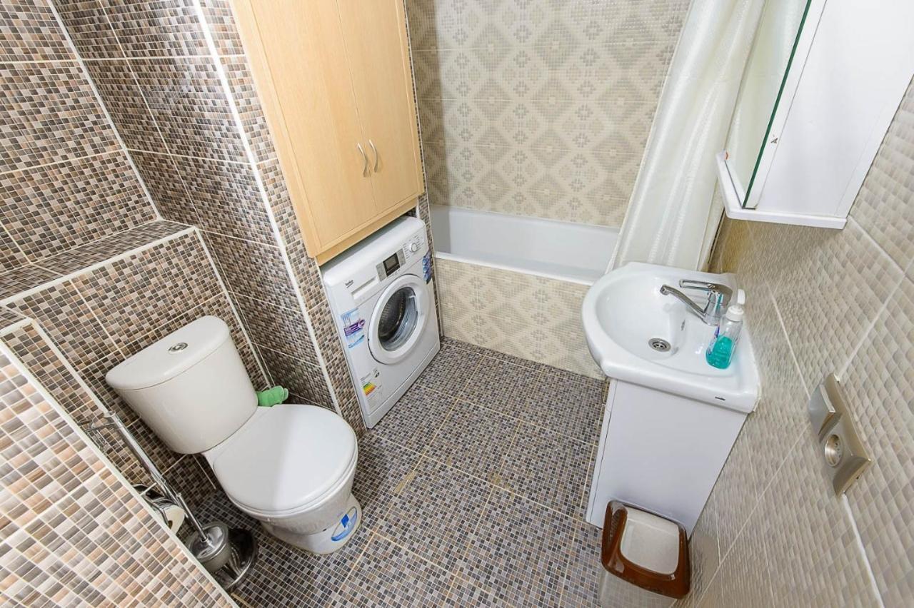 Apartment Оn Makatayeva 5 B アルマトイ エクステリア 写真