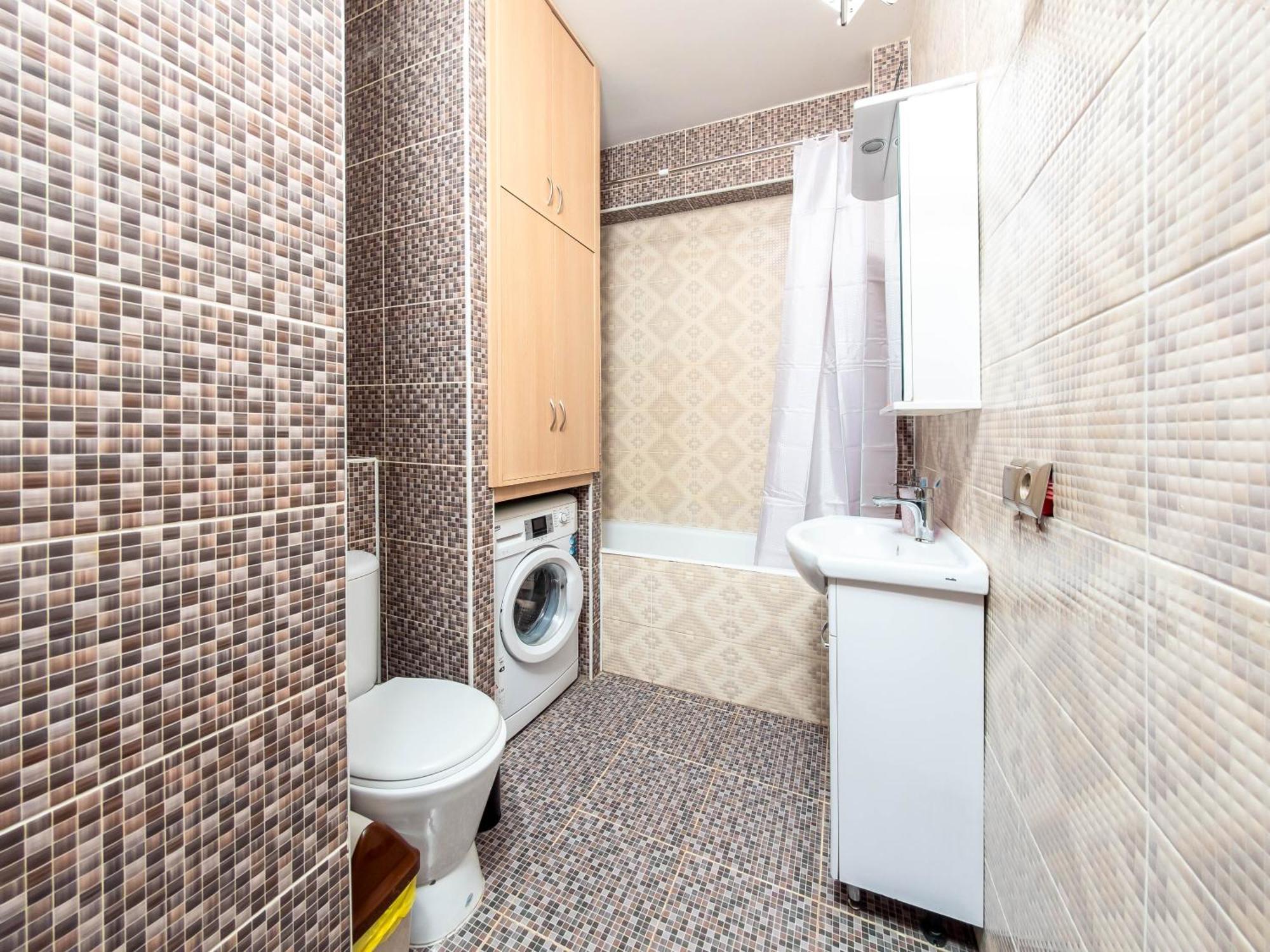 Apartment Оn Makatayeva 5 B アルマトイ エクステリア 写真