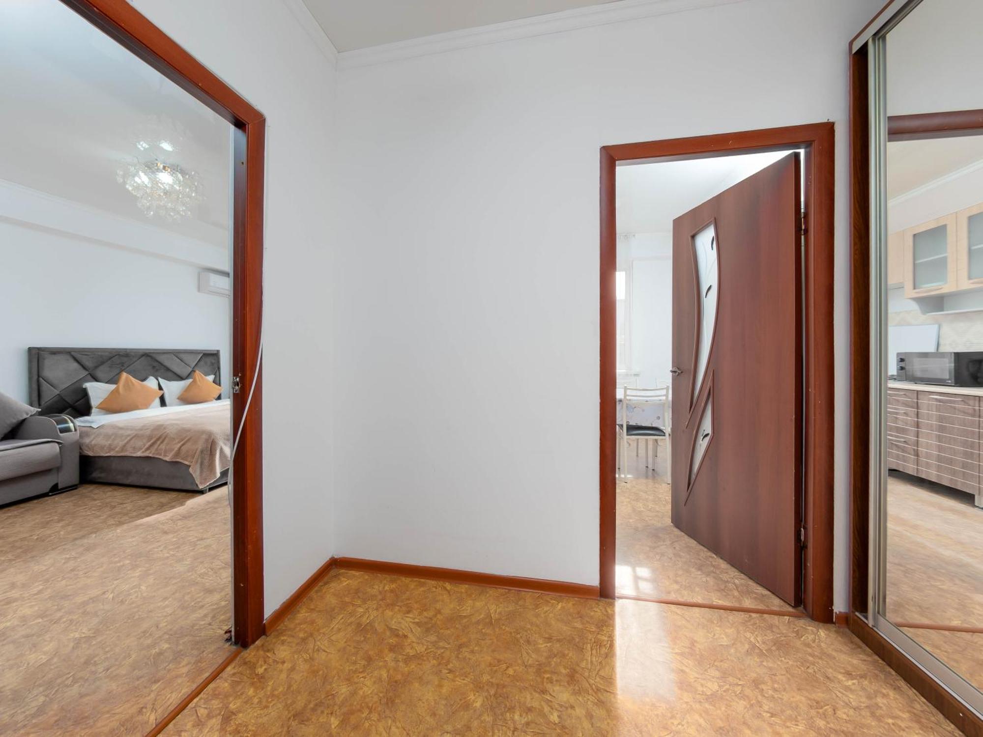 Apartment Оn Makatayeva 5 B アルマトイ エクステリア 写真